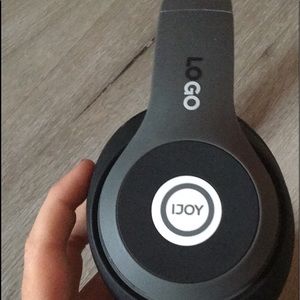 Bluetooth headphones